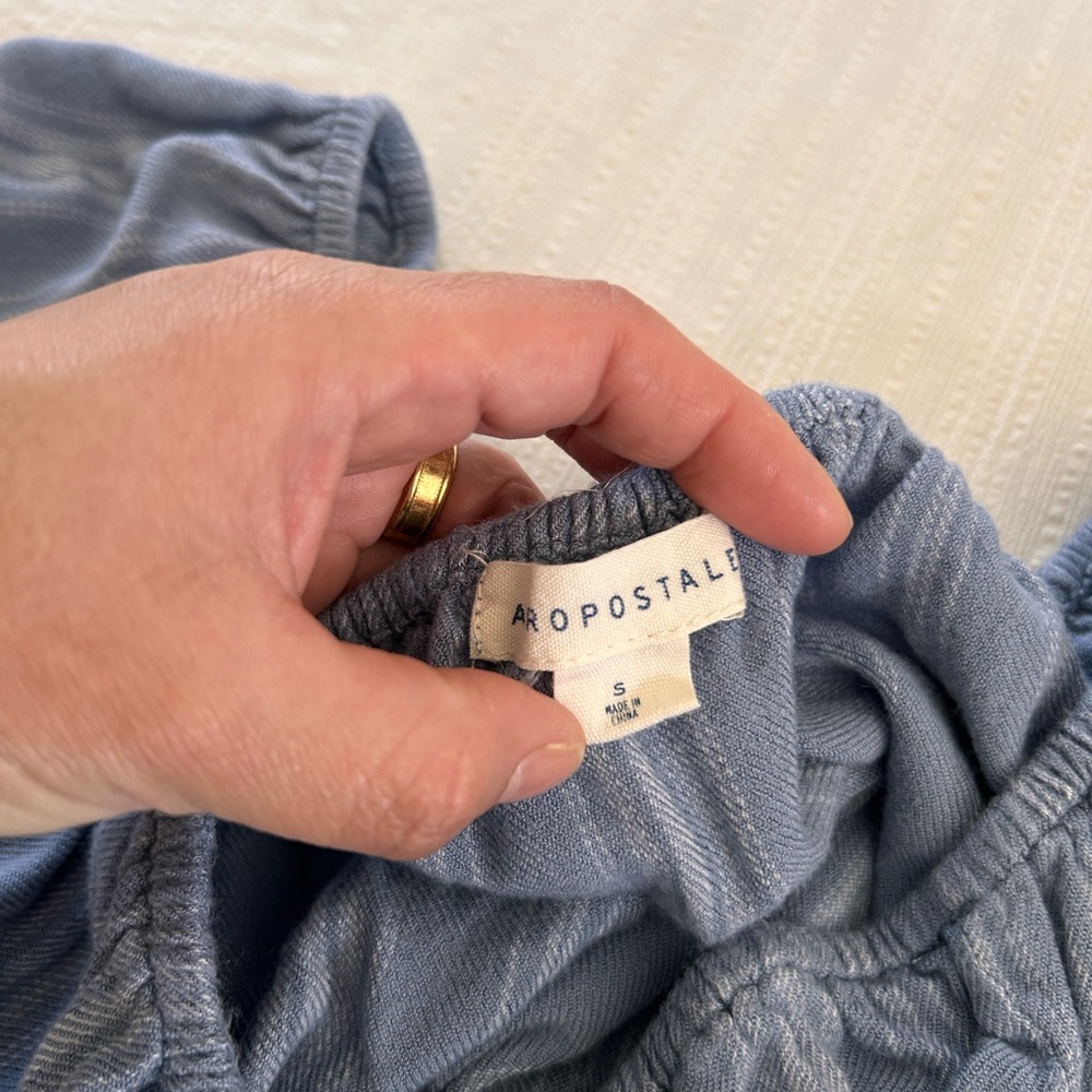 Aéropostale • Long Sleeve Striped Off-The-Shoulder Crop Top • Small - Picture 4 of 6